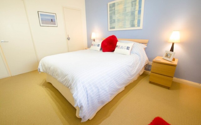 Clifton Court Apt 15 With Heated Pool