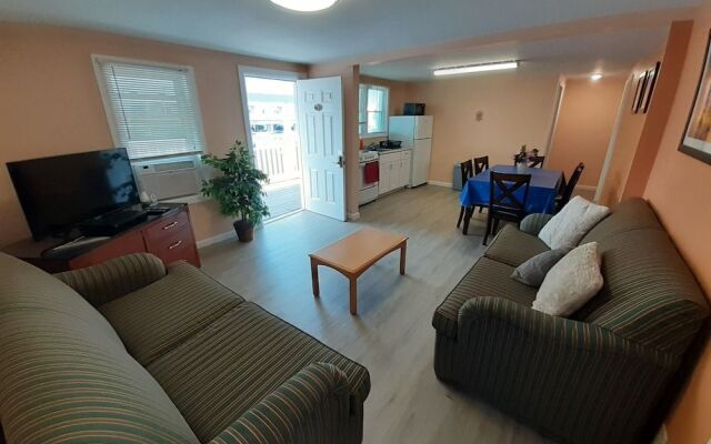 Atlantic Breeze Motel & Apartments