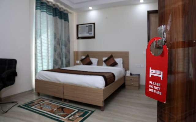 OYO 9380 near Artemis Hospital