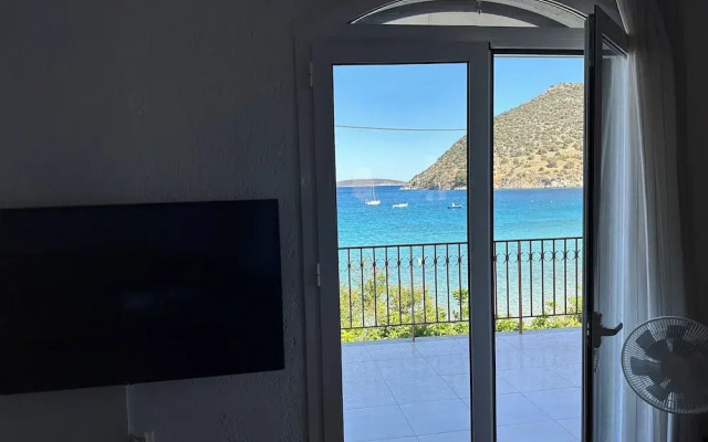 Tolo Beach House with Breathtaking View