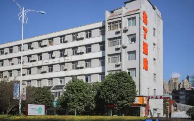 Pod Inn Hotel (Kunming Longquan Road Yuantongshan Xiaocaiyuan Subway Station)