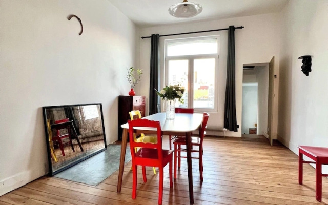Spacious Family Apartment Midi