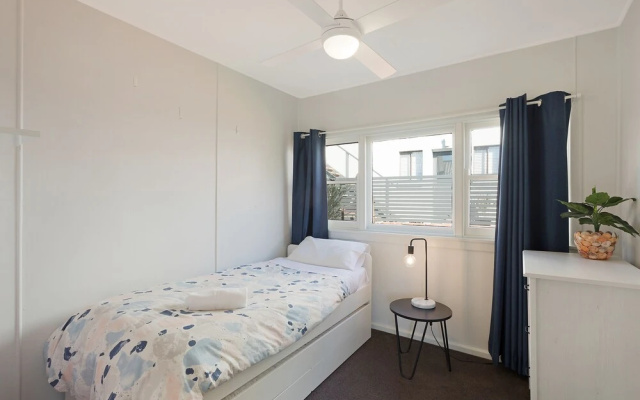 Bungo Beach House Pet Friendly House – Guest Rooms – Eden