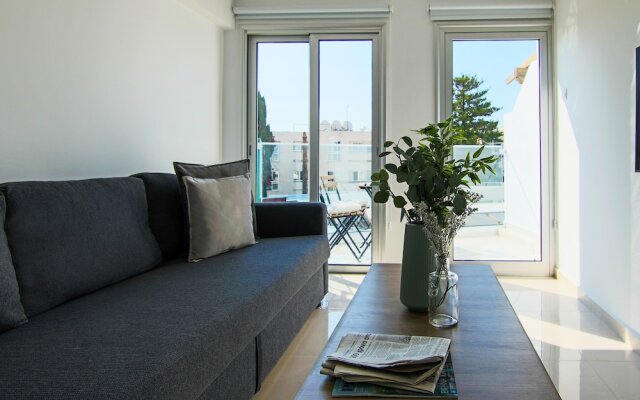 Phaedrus Living: Seaside Luxury Flat Lighthouse 65