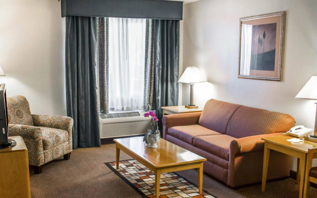 Quality Inn & Suites Longview Kelso
