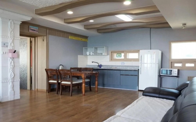 Goseong Haemaru Pension