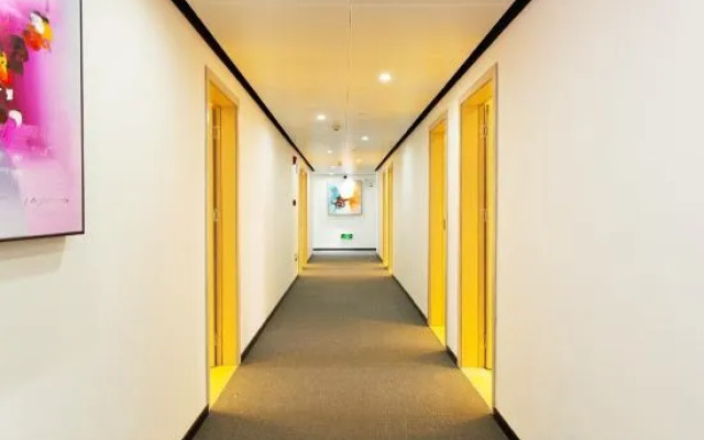 Happiness Holiday Apartment (Zhongshan Changjiang Kaiyin)