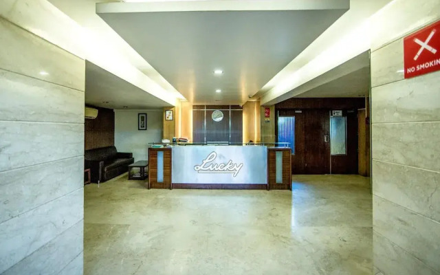 Lucky Hotel Goregaon