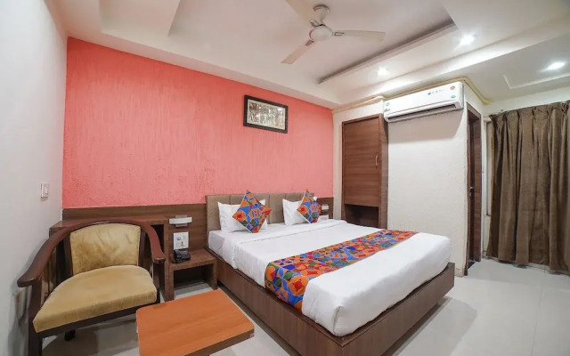 Fabhotel Johri Regency