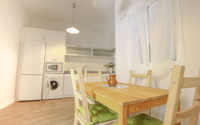 Deluxe Apartment with Giralda views