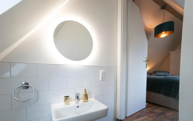 Neu - Privatsphäre im Kutscherhaus der Villa Golding