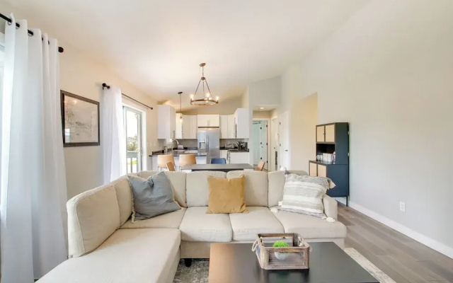 Bright Little Chute Condo w/ Deck & Yard!