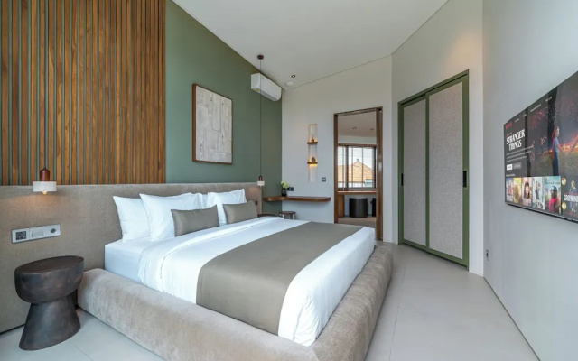 The Line - 5BR Luxury Villa with Cinema & Hot Tub in Umalas – Guest Rooms – Kerobokan