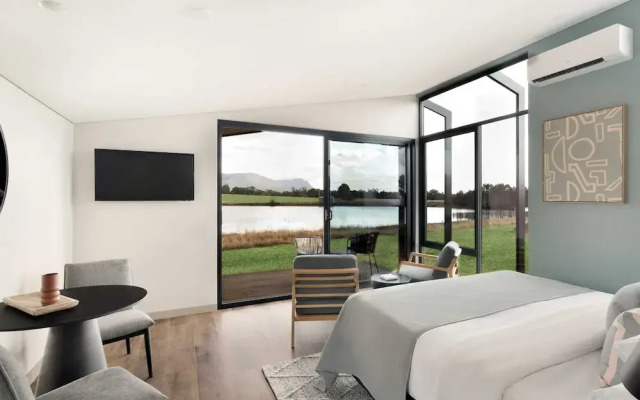 The Lane Retreat