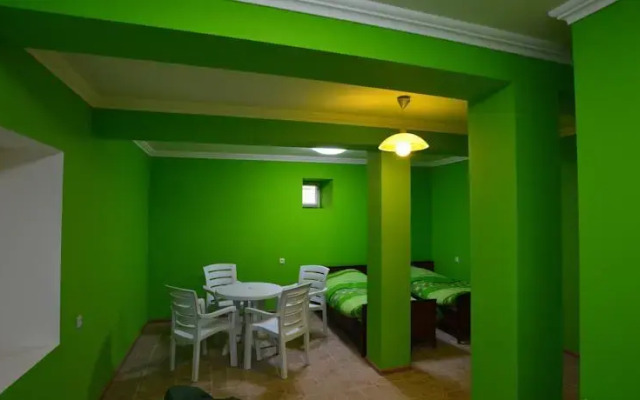 Viator Guest House