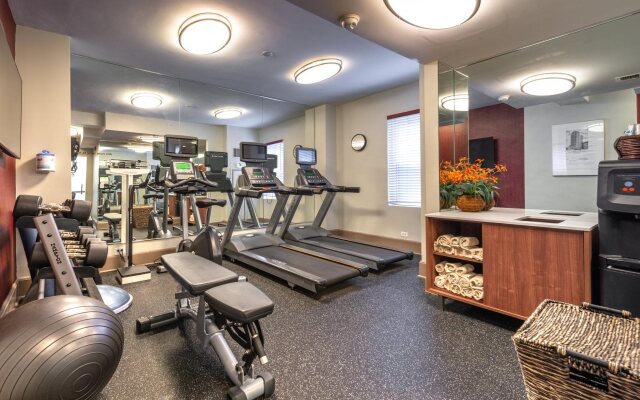 Holiday Inn Express Chicago - Magnificent Mile by IHG