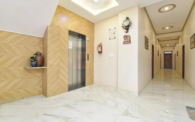 Fabhotel Lavish Palace