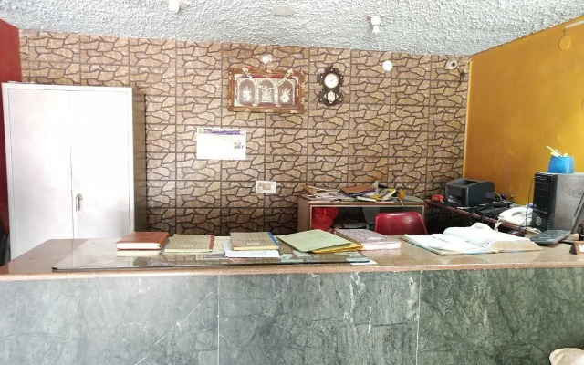 iROOMZ Hotel Abhiman