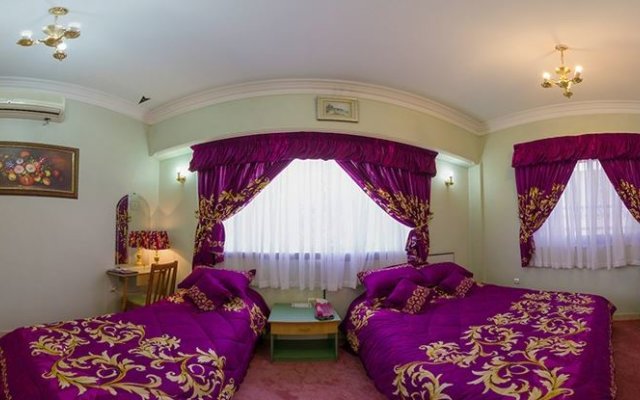 Shiraz Parseh Hotel