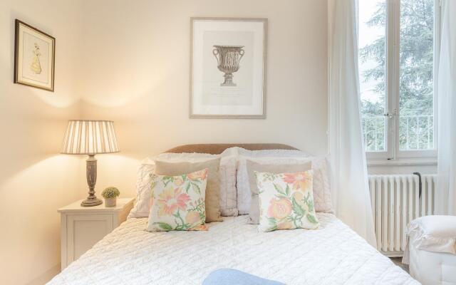 Casa Uccia in Lucca With 1 Bedrooms and 1 Bathrooms