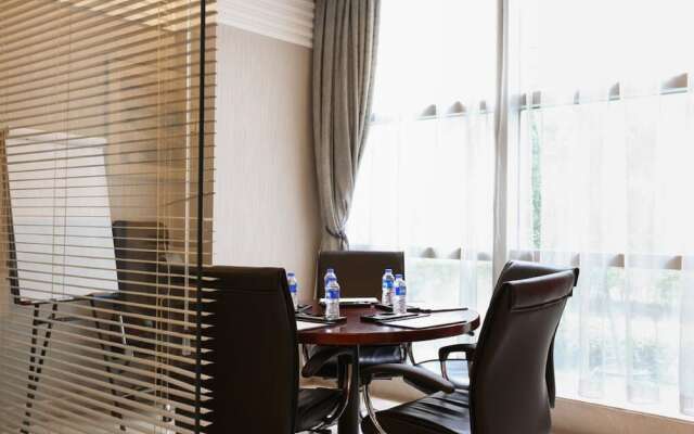 Howard Johnson by Wyndham Huaihai Hotel Shanghai