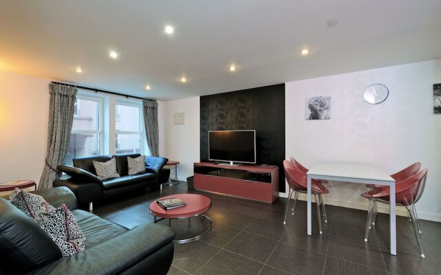 Trendy Home in Aberdeen