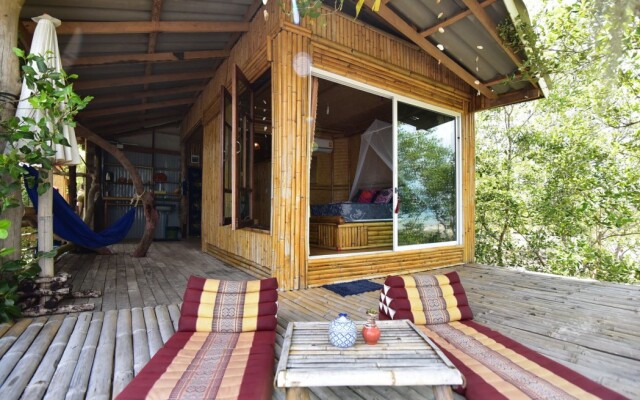 Deep House Seaview