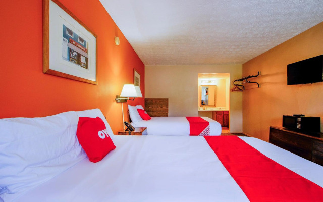 OYO Hotel Chapmanville Inn, WV - Hwy 119