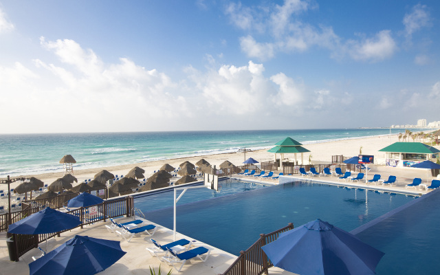 Seadust Cancún All Inclusive Family Resort