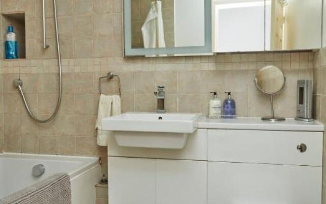 Brecknock Road House