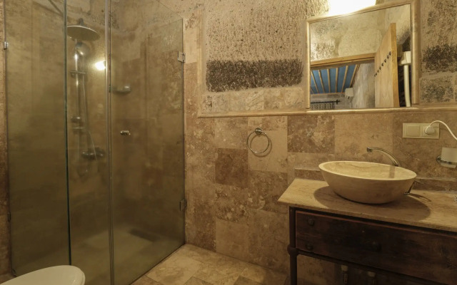 Tekkaya Cave Hotel