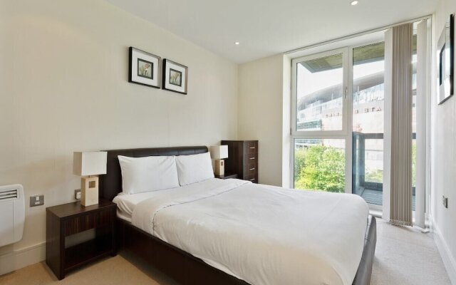 Stunning 2 Bed Apt W/balcony nr Islington