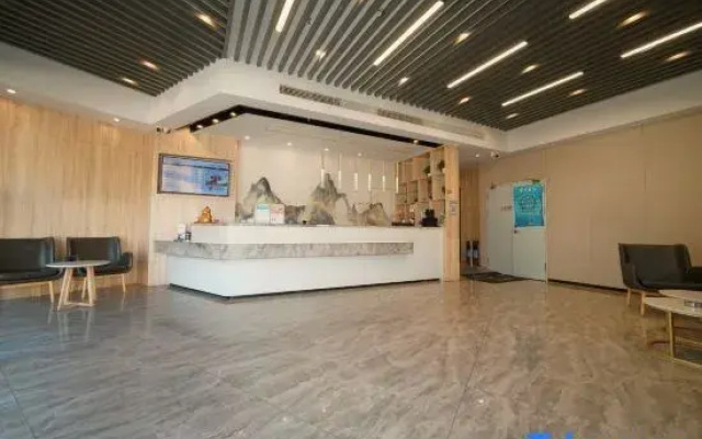 Qingmu Hotel (Nanjing Zhongling Street Metro Station)
