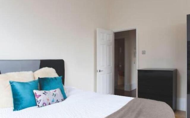 Camden Apartment A/Apartment