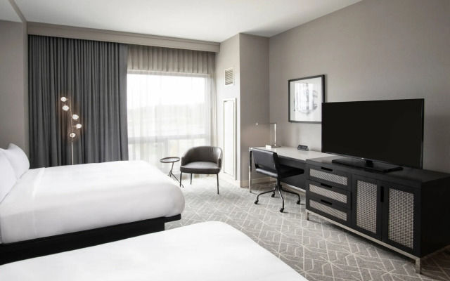 Renaissance by Marriott Boston Patriot Place Hotel