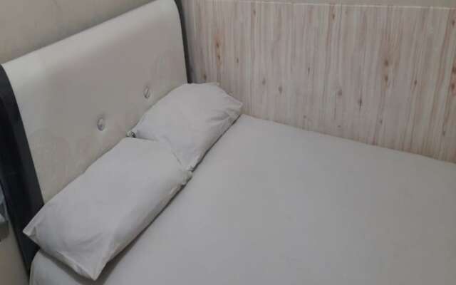 OYO 90706 Kost Alam Jaya Syariah