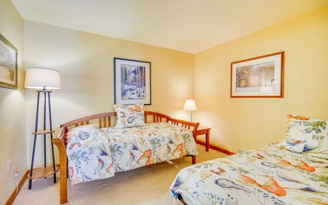 Ski-in/ski-out Brighton Condo w/ Pool & Hot Tub