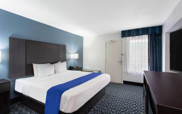 Baymont by Wyndham Charlotte University