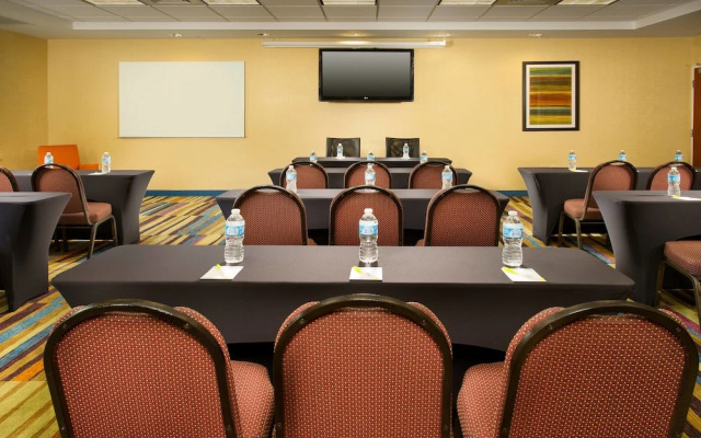 Fairfield Inn & Suites Marshall