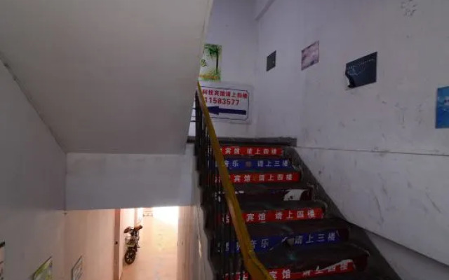 Dalian Hotel (Nanjing Xinting Road Subway Station Store)