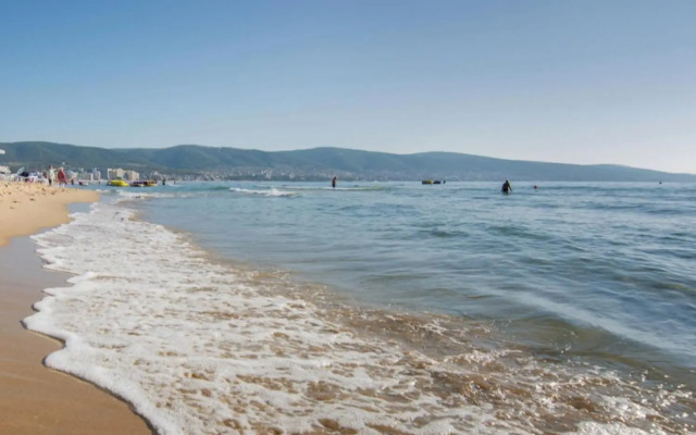 Private Cozy Apartment Admiral Plaza A1