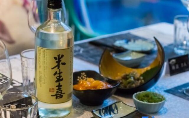 Xinyibao Hong Kong Fengli Luxury Hotel (Feihua Touch Water Shop)