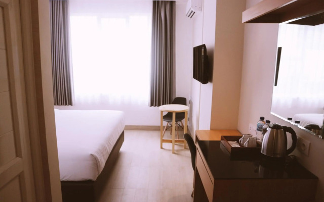 Grand   Thamrin  Hotel