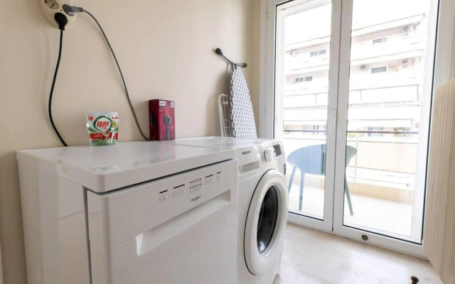 Amfitritis top floor apartment at Palaio Faliro