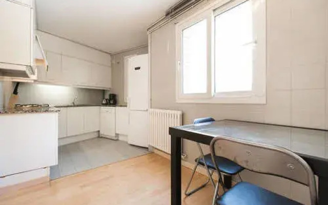 Vila Olimpica Apartment