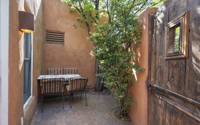 Casa Siempre Mayo - Railyard Gem, Walk to Plaza