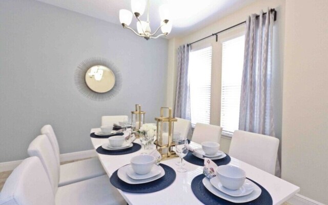 5361 Oakbourne Avenue 6 Bedroom Home