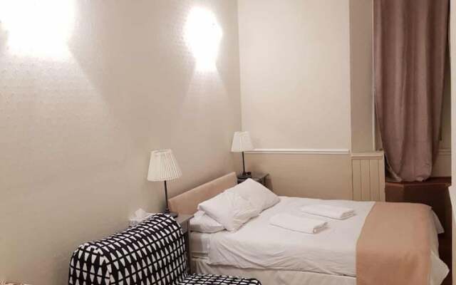 Tourian Lounge Hotel