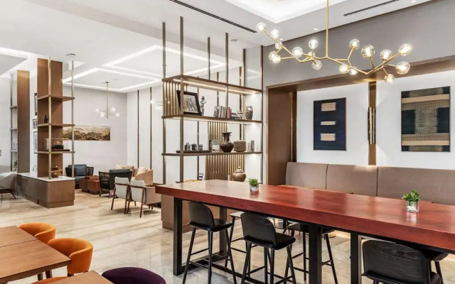 DoubleTree by Hilton Vientiane