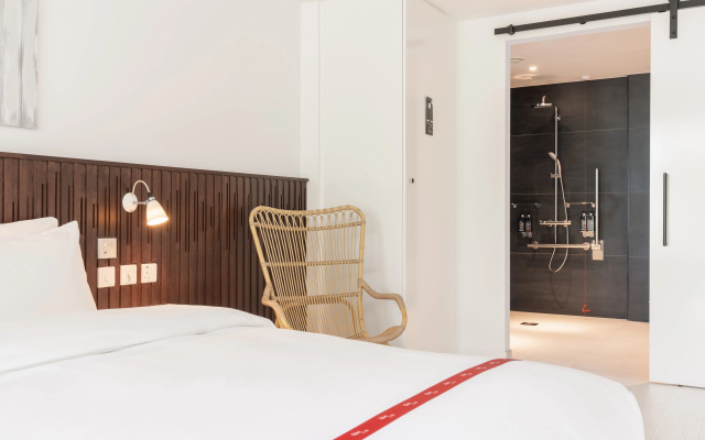 Ruby Zoe Hotel London